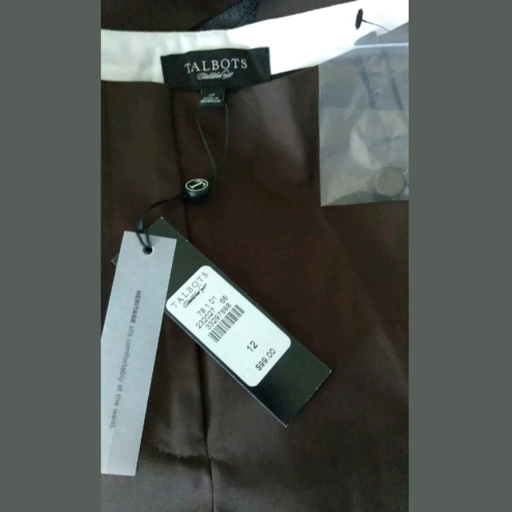 NWT Talbots Pants

Size 12 (35x32)
Brown Color - Picture 2 of 5